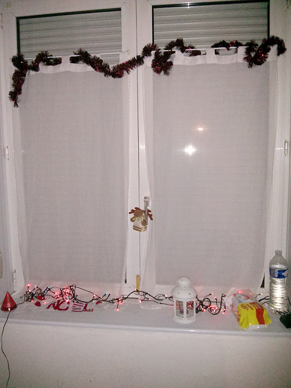 fenêtre décorée Noel