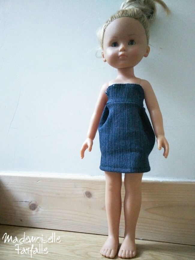 robe faite maison pour poupée Chérie