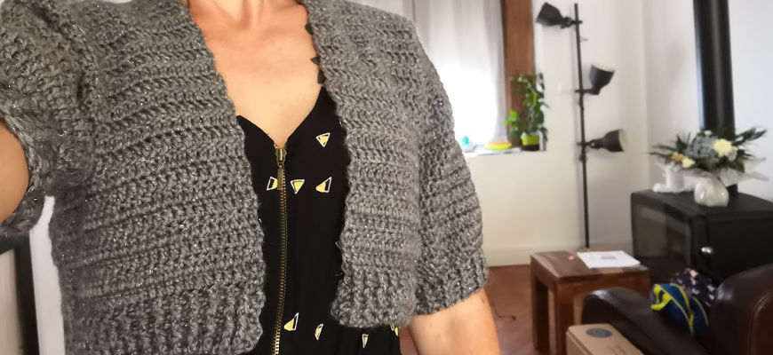 [Crochet] Le gilet court par Hooked on homemade happiness + patron traduit